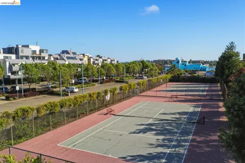 $330,000 | 5 Embarcadero West, Unit 126, Oakland, CA 94607