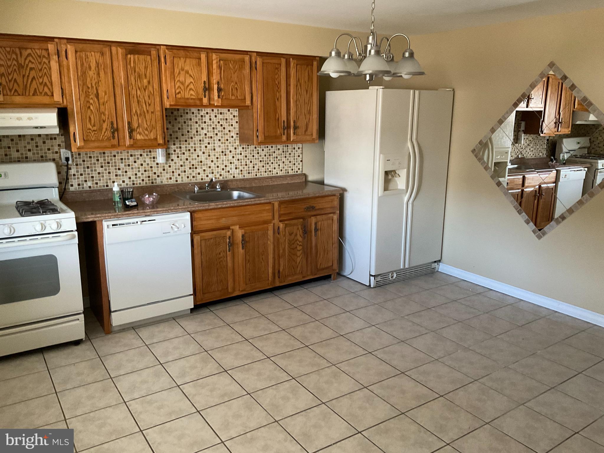 8029 Lansdale Road Baltimore, MD 21224 - Photo 4 of 35 Gallery Image 4