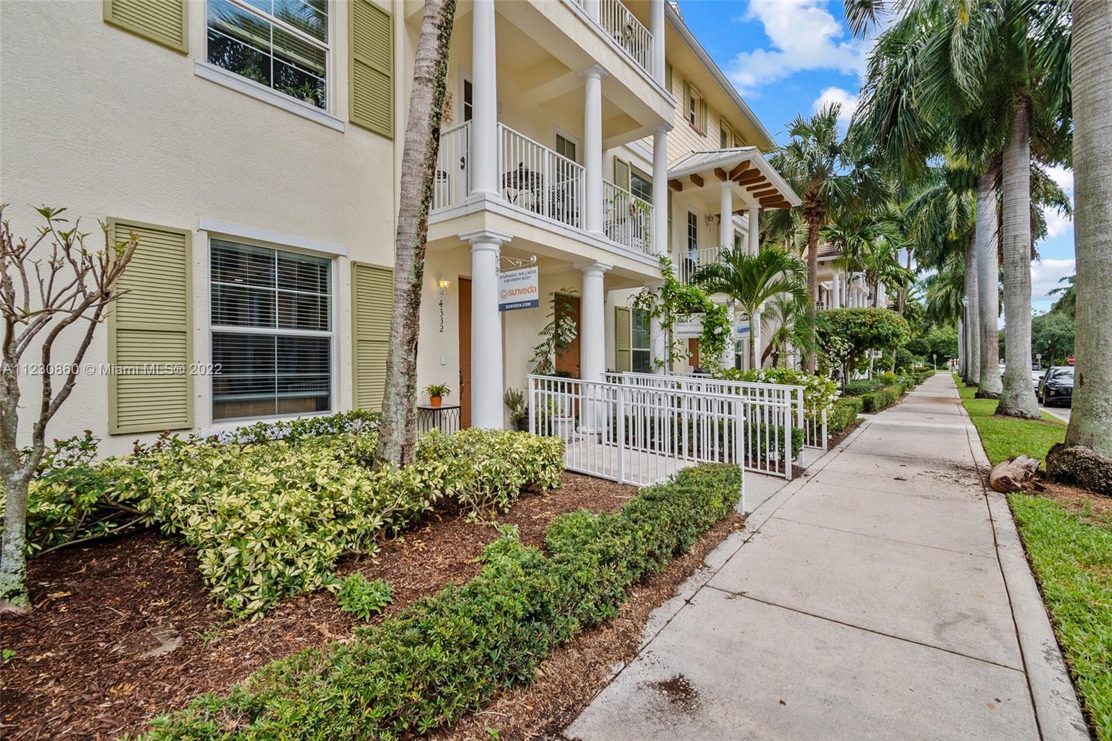 4332 Main Street Jupiter, FL 33458 - Photo 3 of 28 front view of a house