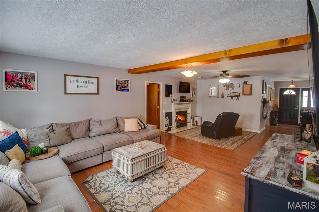 1327 Deer Creek Road Greenville, IL 62246 - Photo 11 of 53