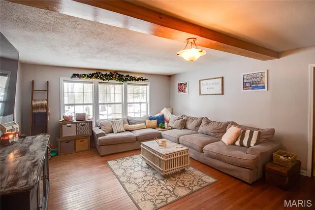 $325,000 | 1327 Deer Creek Road, Greenville, IL 62246