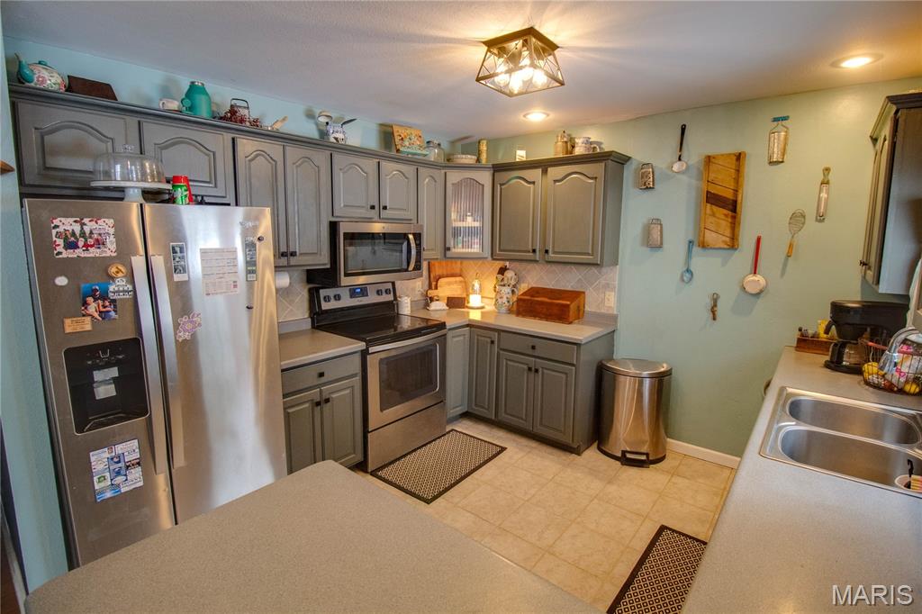 1327 Deer Creek Road Greenville, IL 62246 - Photo 15 of 53