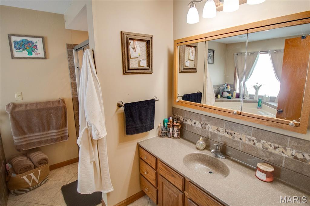 1327 Deer Creek Road Greenville, IL 62246 - Photo 20 of 53