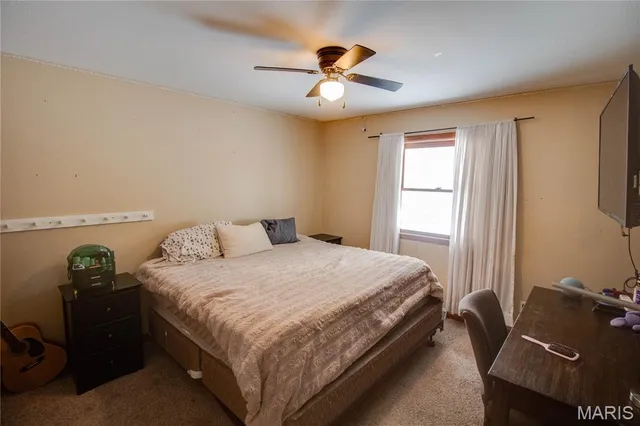 $325,000 | 1327 Deer Creek Road, Greenville, IL 62246