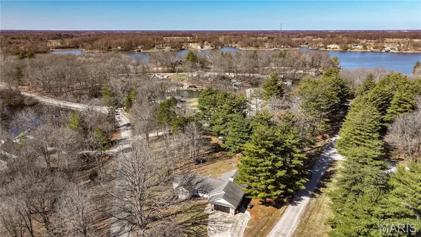 $300,000 | 1327 Deer Creek Road, Greenville, IL 62246