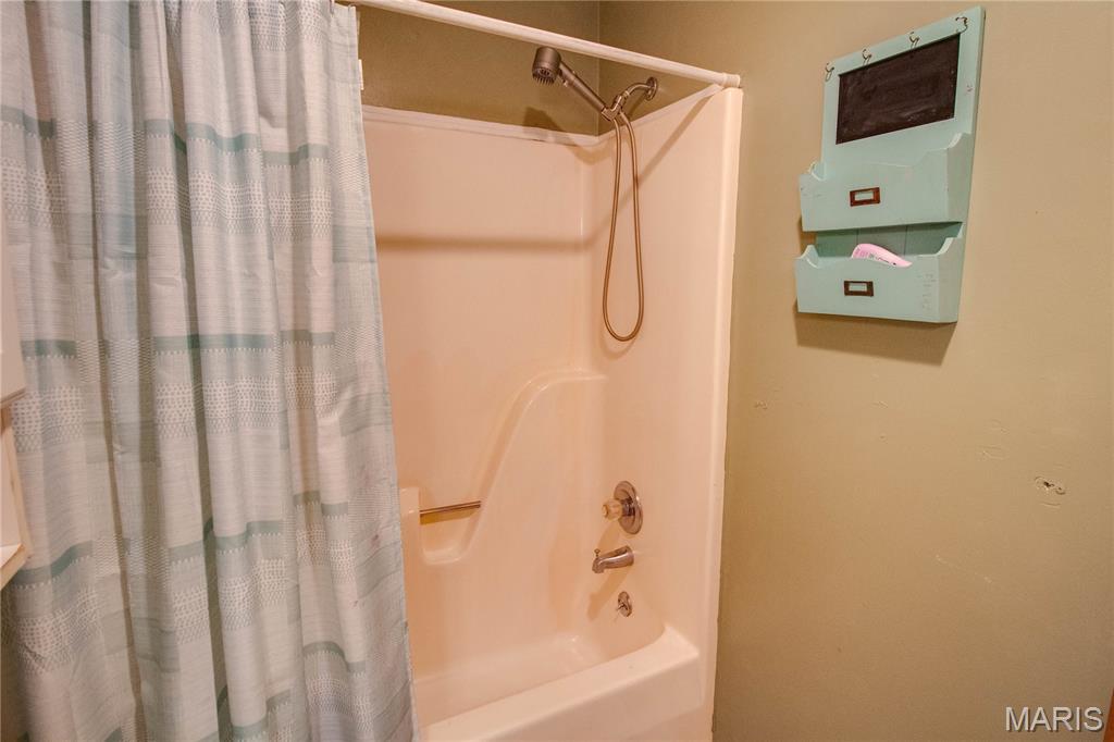 1327 Deer Creek Road Greenville, IL 62246 - Photo 33 of 53