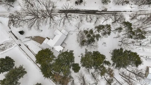 $325,000 | 1327 Deer Creek Road, Greenville, IL 62246