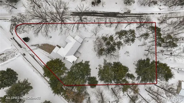 $325,000 | 1327 Deer Creek Road, Greenville, IL 62246