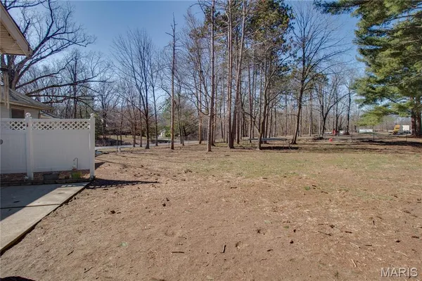 $300,000 | 1327 Deer Creek Road, Greenville, IL 62246