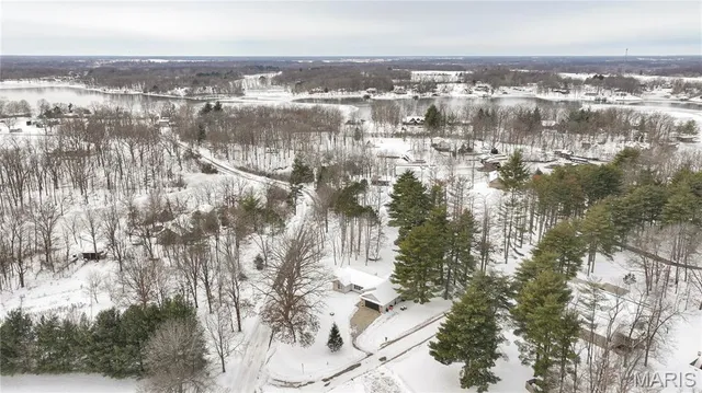 $325,000 | 1327 Deer Creek Road, Greenville, IL 62246