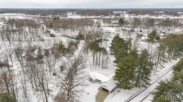 $325,000 | 1327 Deer Creek Road, Greenville, IL 62246