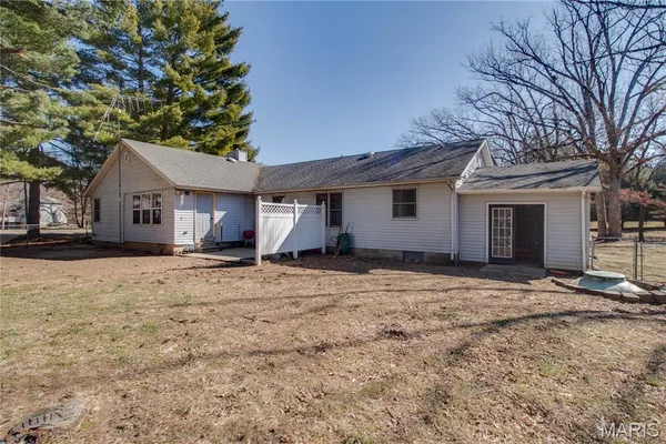 $300,000 | 1327 Deer Creek Road, Greenville, IL 62246