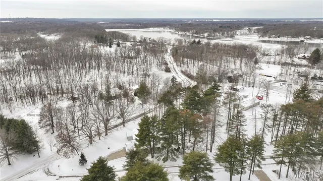 $325,000 | 1327 Deer Creek Road, Greenville, IL 62246