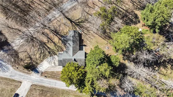 $300,000 | 1327 Deer Creek Road, Greenville, IL 62246