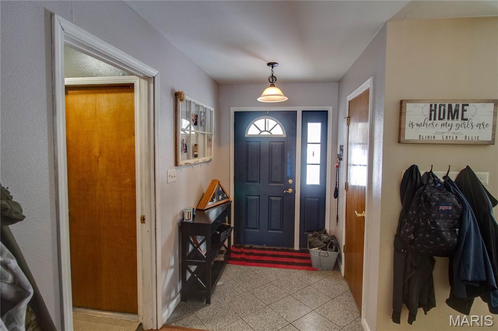 1327 Deer Creek Road Greenville, IL 62246 - Photo 7 of 53