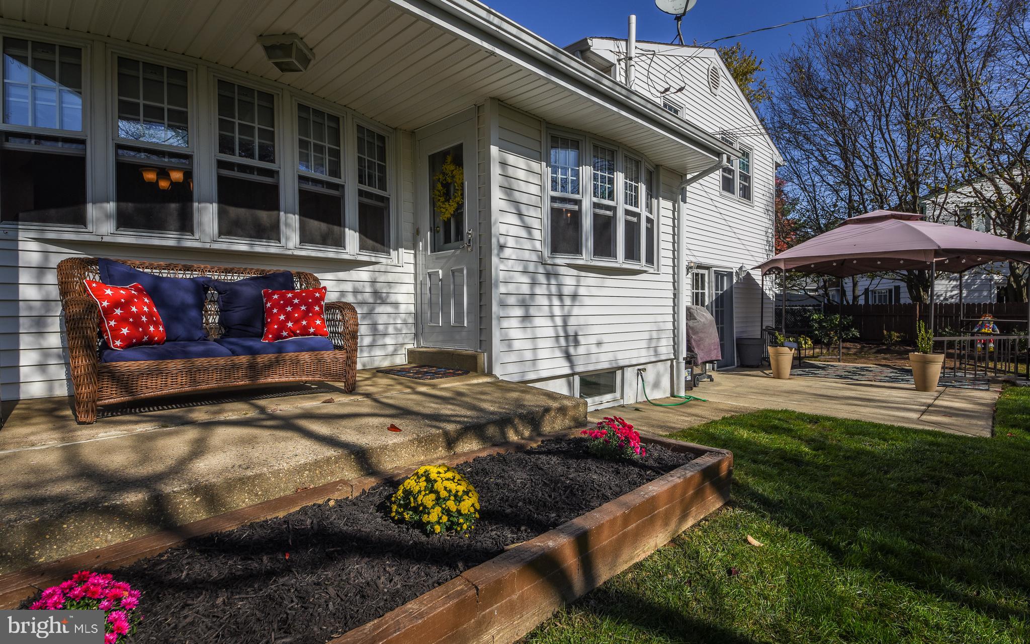 1028 Hoven Road Philadelphia, PA 19115 - Photo 30 of 42 Back Porch
