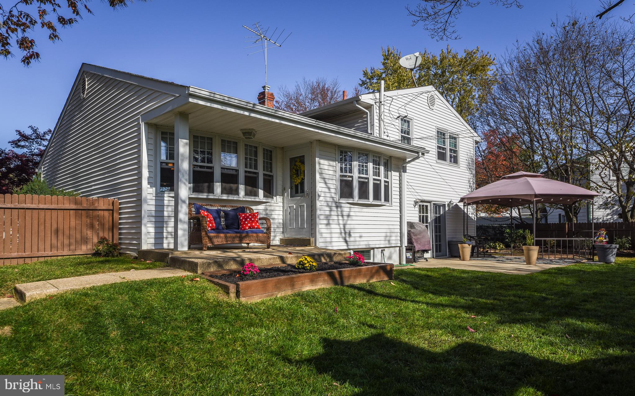 1028 Hoven Road Philadelphia, PA 19115 - Photo 31 of 42 Rear of house