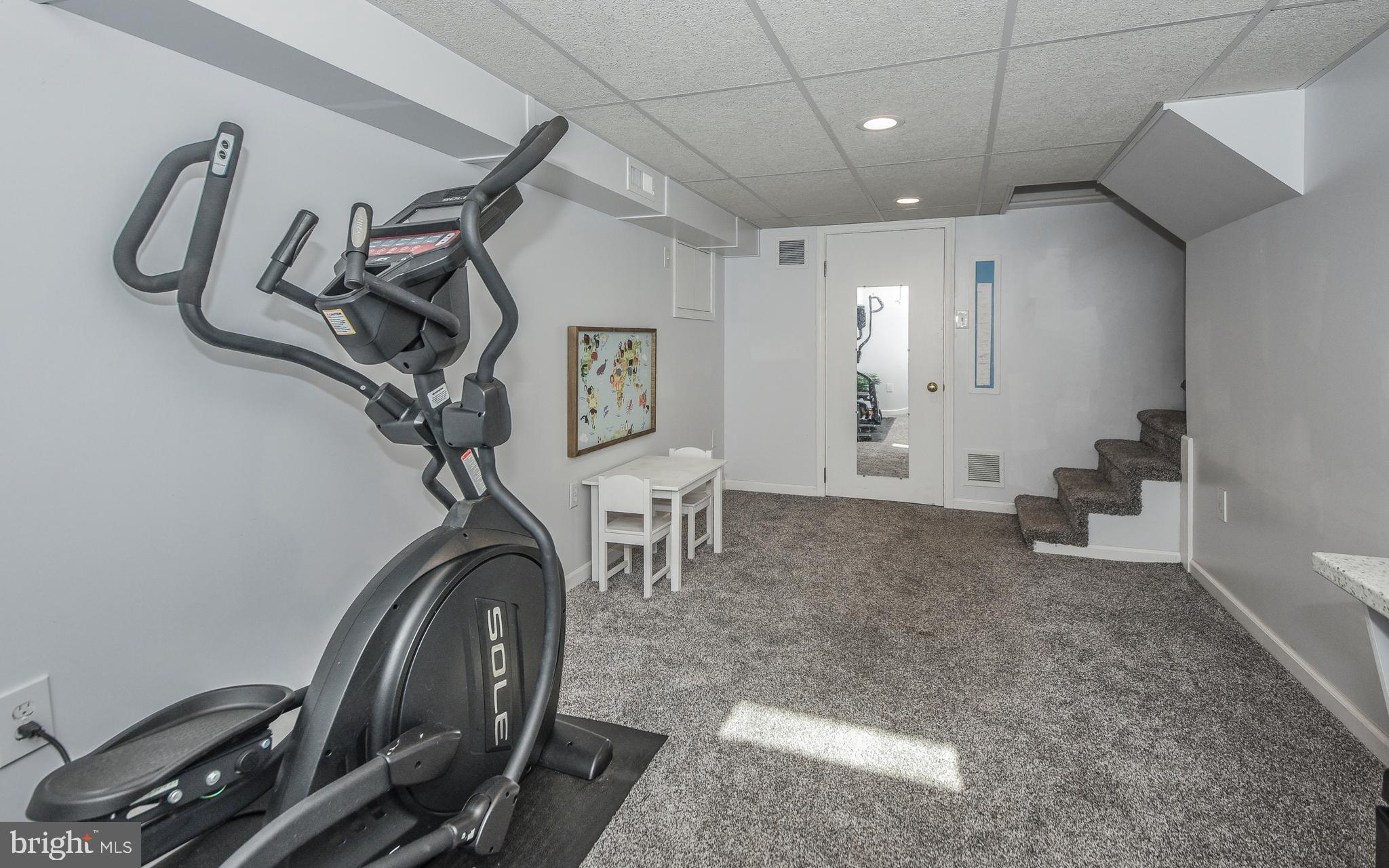 1028 Hoven Road Philadelphia, PA 19115 - Photo 32 of 42 Office