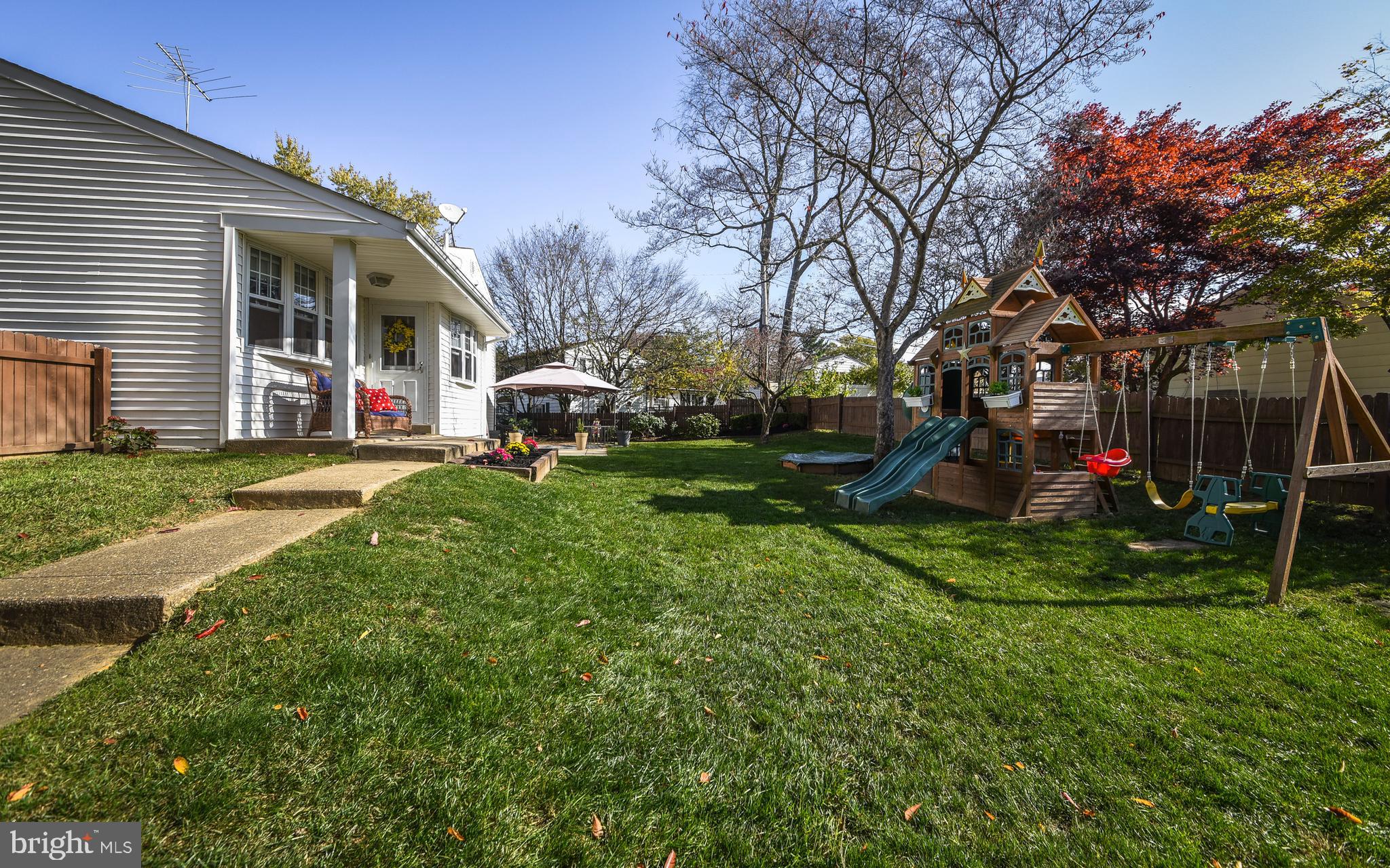 1028 Hoven Road Philadelphia, PA 19115 - Photo 35 of 42 Side Yard