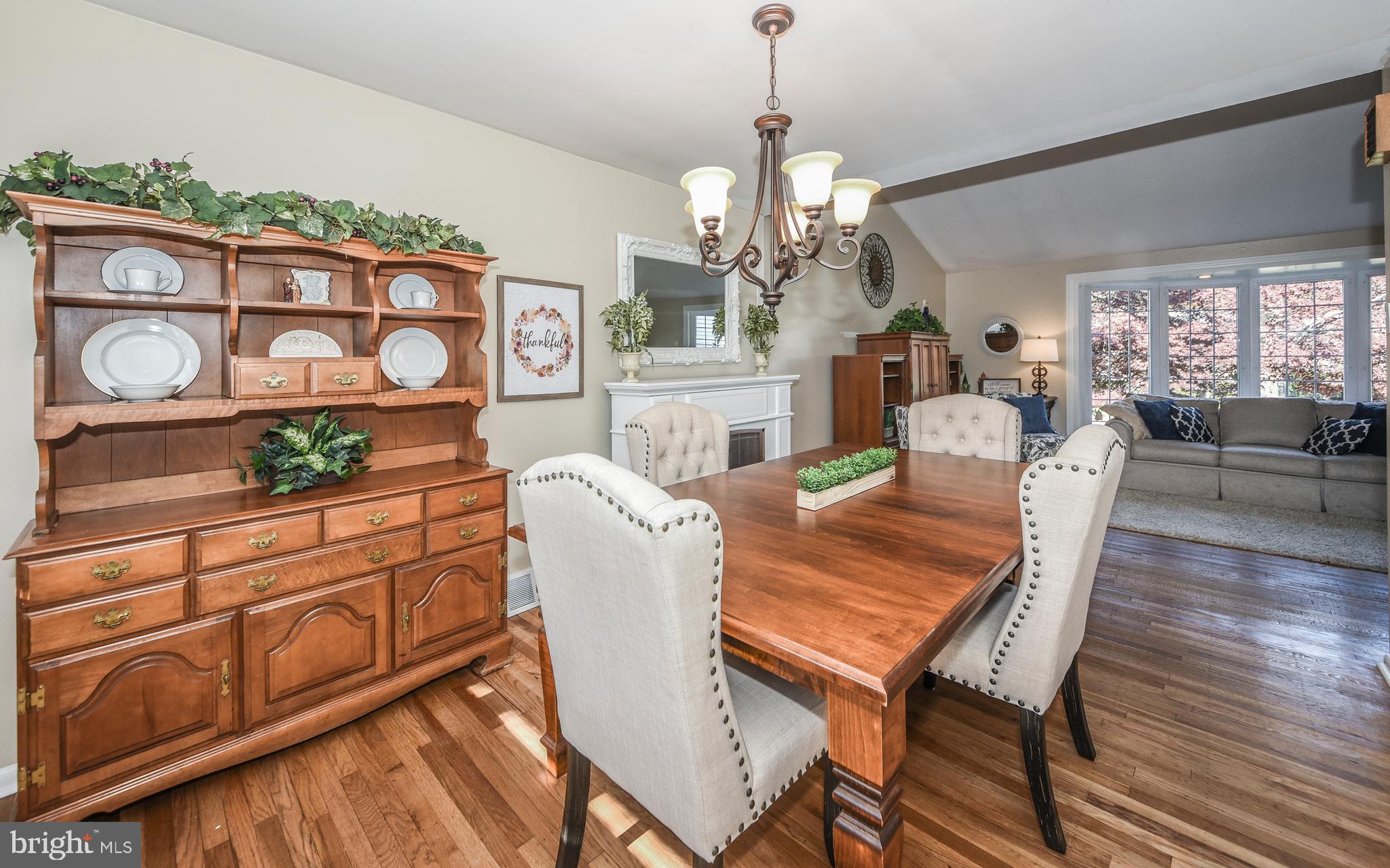 1028 Hoven Road Philadelphia, PA 19115 - Photo 7 of 42 Dining Room