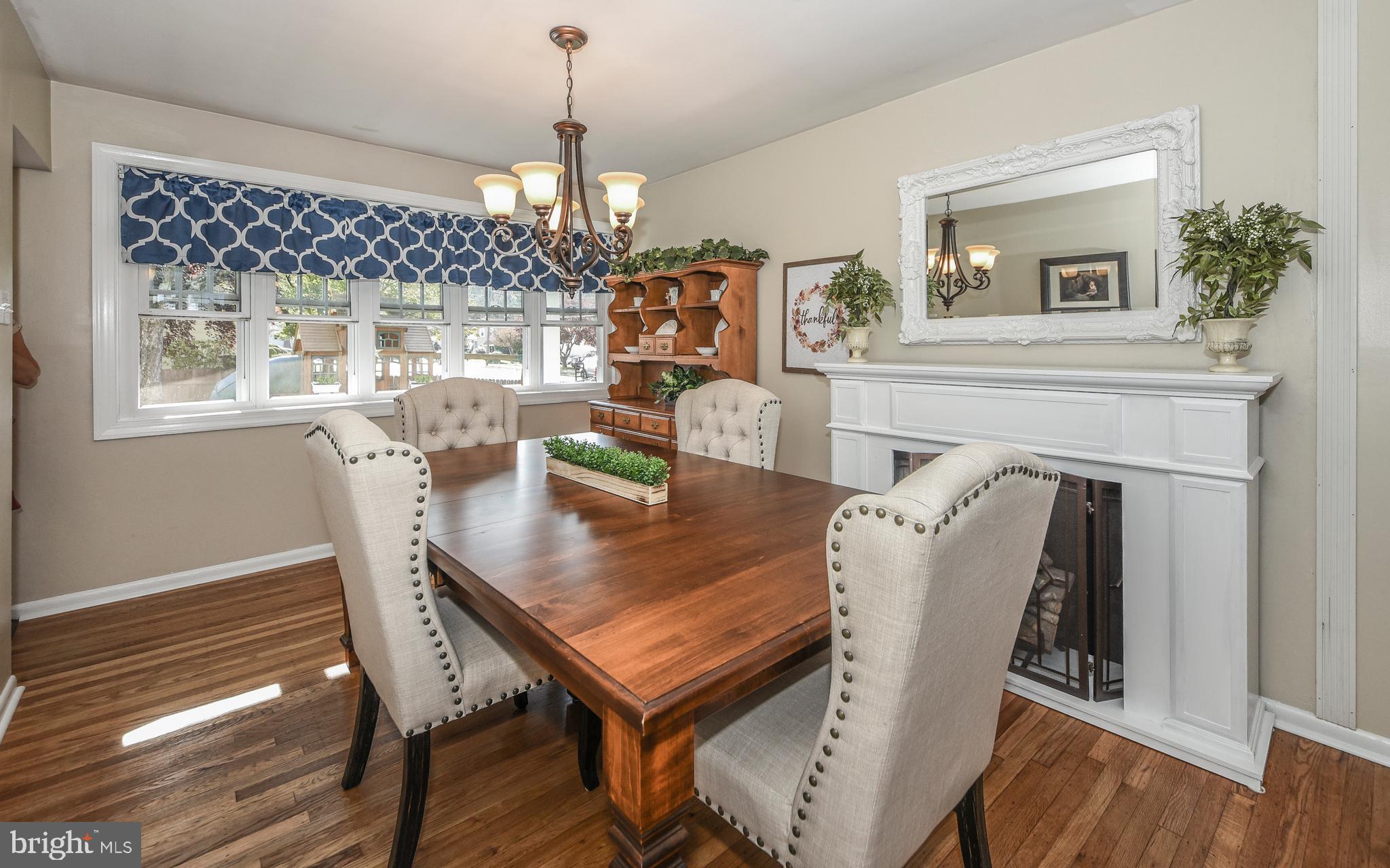 1028 Hoven Road Philadelphia, PA 19115 - Photo 8 of 42 Dining Room