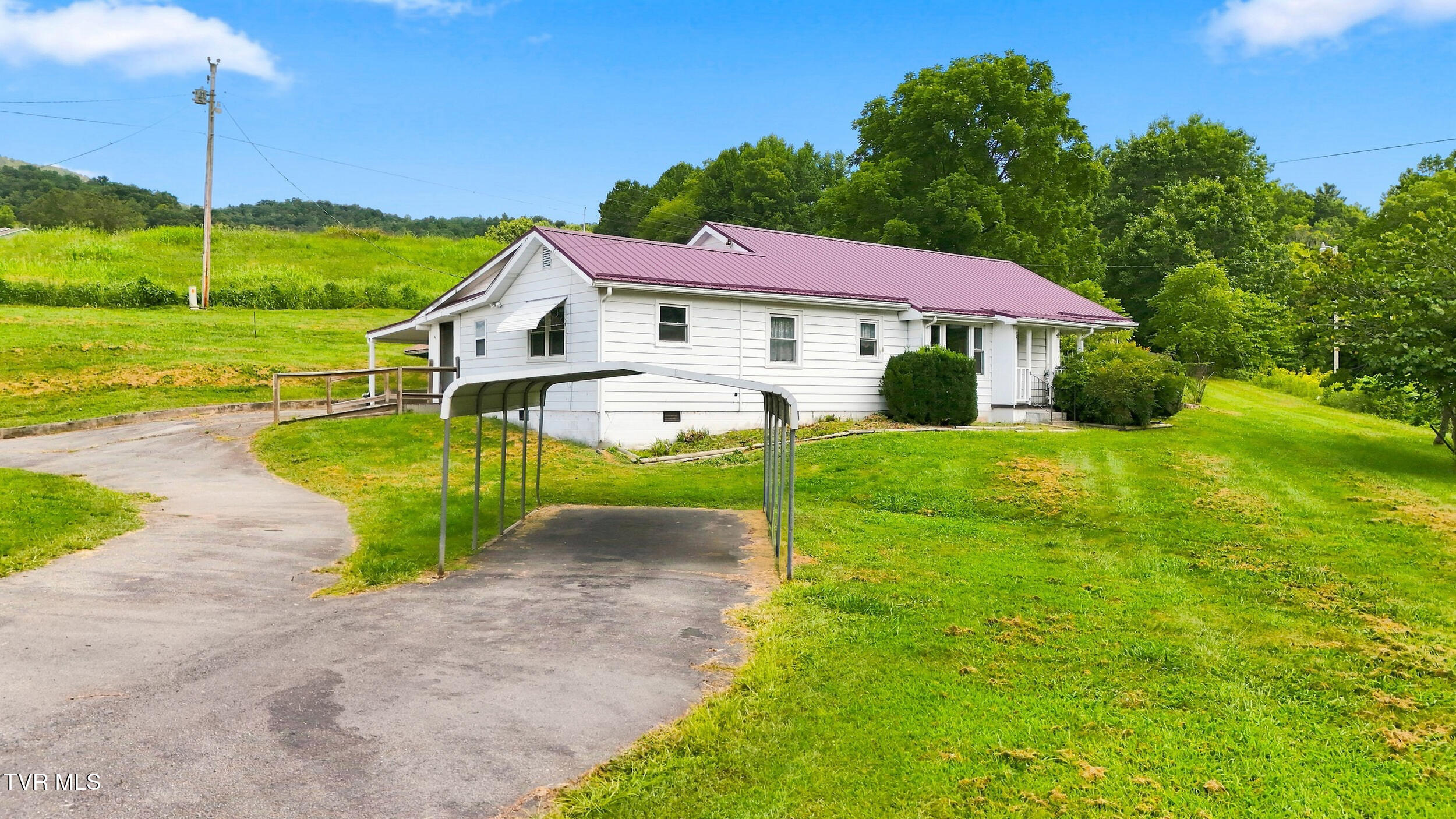 0 Roan Creek Road Butler, TN 37640 - Photo 2 of 51 Main house exterior