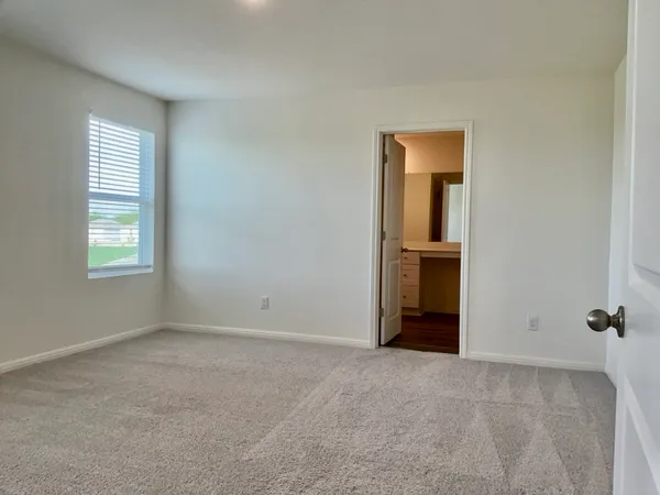 $1,995 | 203 Stonebrook Drive, Hutto, TX 78634