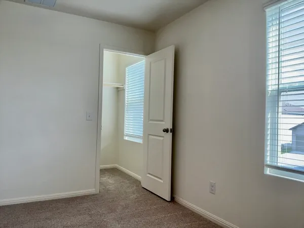 $1,995 | 203 Stonebrook Drive, Hutto, TX 78634