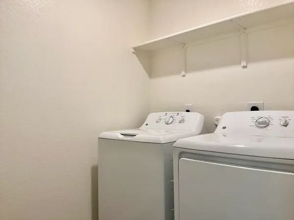 $1,995 | 203 Stonebrook Drive, Hutto, TX 78634