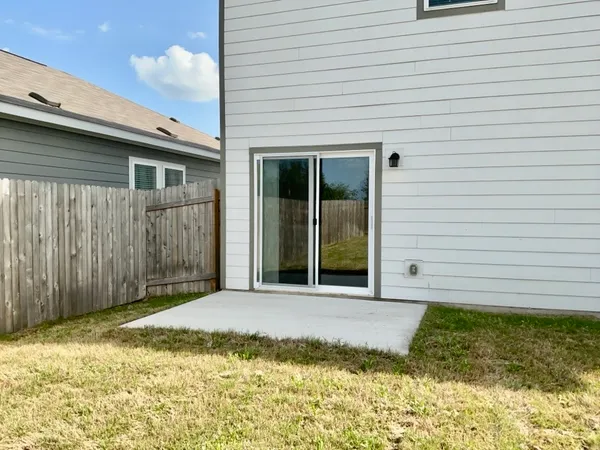 $1,995 | 203 Stonebrook Drive, Hutto, TX 78634
