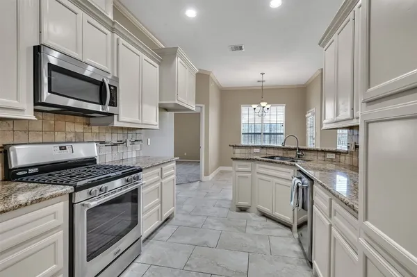 $2,600 | 106 Abner Lane, Montgomery, TX 77356