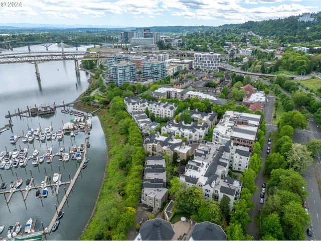 $375,000 | 1616 South Harbor Way, Unit 308, Portland, OR 97201