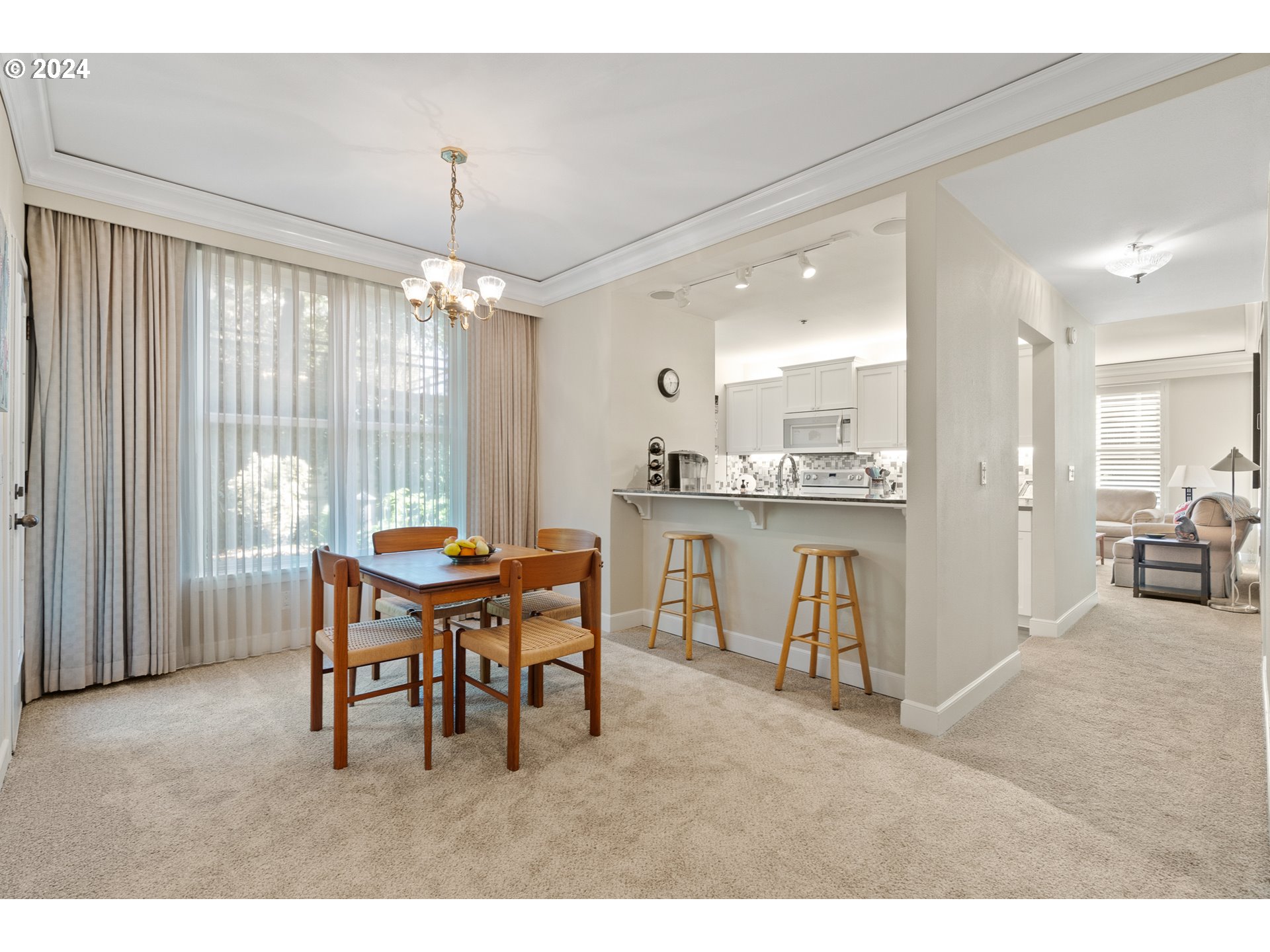 1616 South Harbor Way, Unit 308 Portland, OR 97201 - Photo 9 of 38 Dining Room