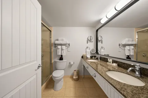 $139,900 | 269 Fontana Boulevard, Unit 2668, Fontana, WI 53125