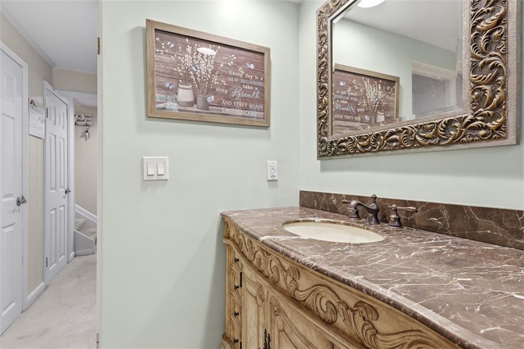 6725 Verona Road Verona, PA 15147 - Photo 11 of 35