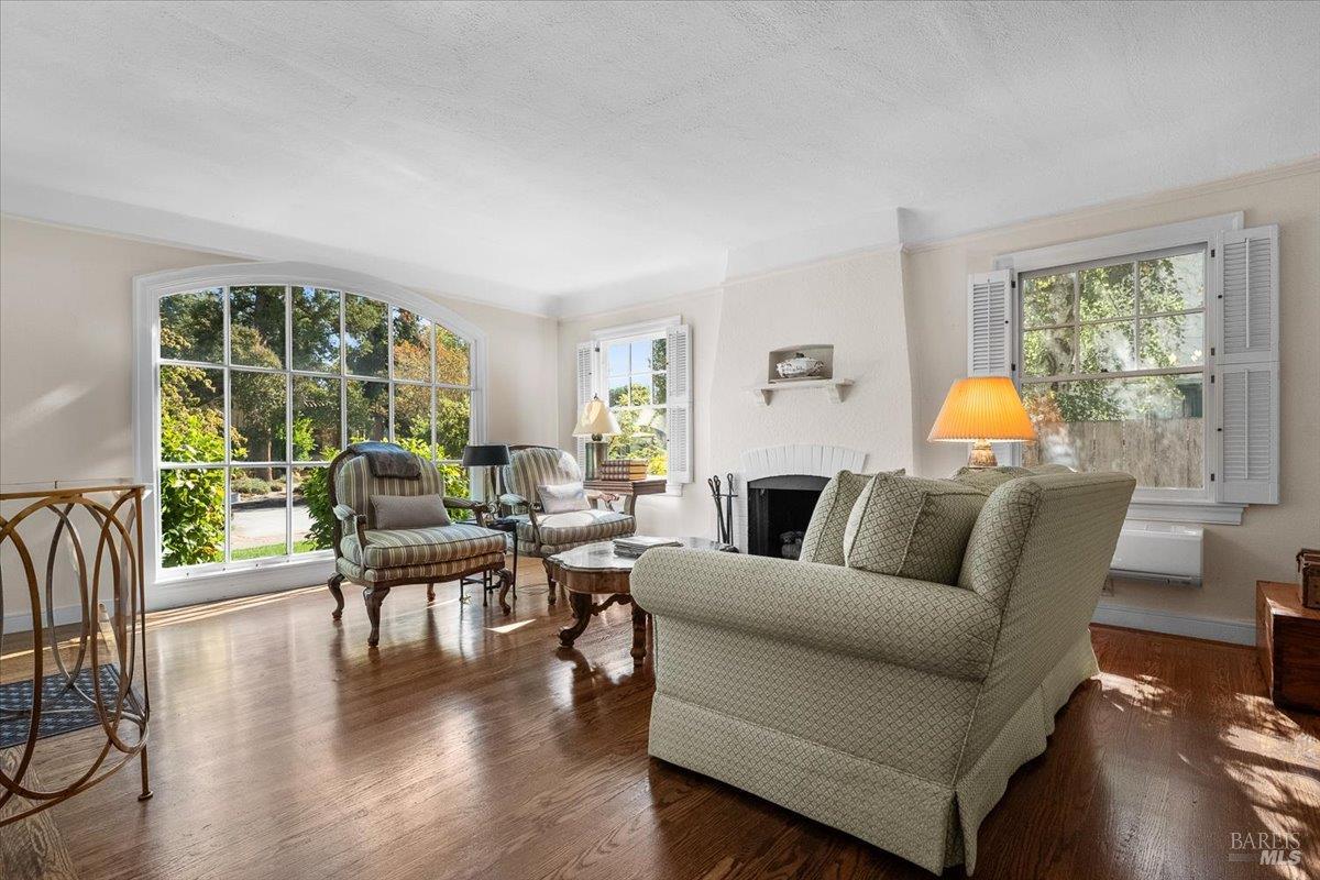 1805 Austin Way Santa Rosa, CA 95404 - Photo 11 of 46 a living room with furniture and a lamp