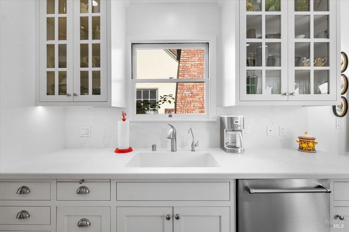 1805 Austin Way Santa Rosa, CA 95404 - Photo 17 of 46 a bathroom with a sink and a window