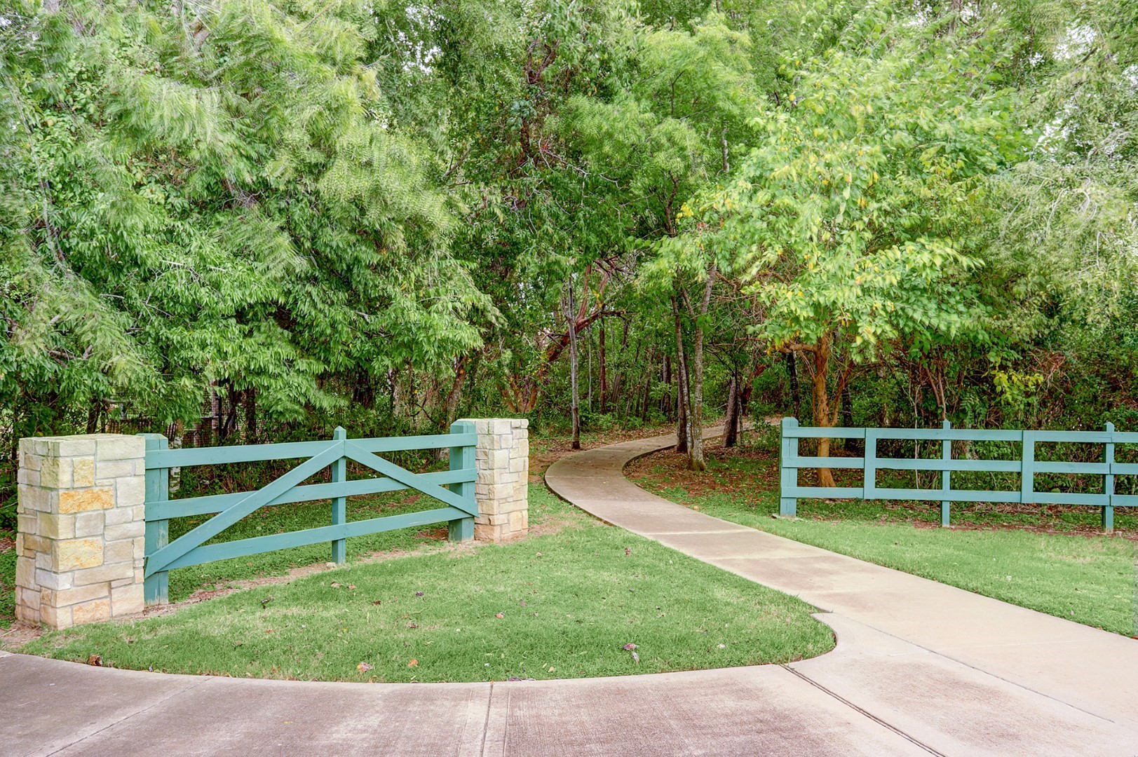 4423 Heather Crossing Road Fulshear, TX 77441 - Photo 8 of 20 Walking trails and green spaces throughout the neighbrohood.