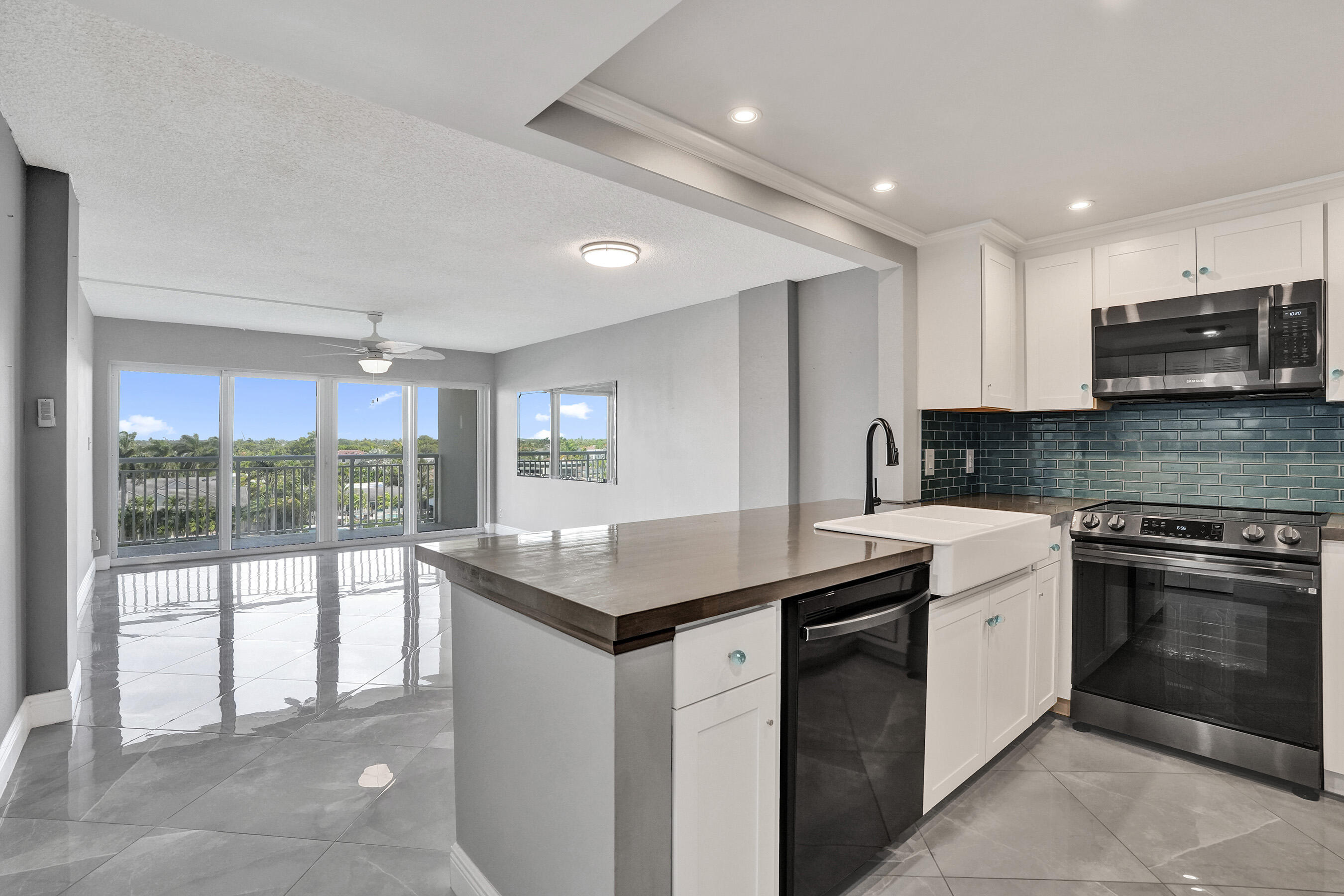 2611 North Riverside Drive, Unit 604 Pompano Beach, FL 33062 - Photo 3 of 72 DSC07791