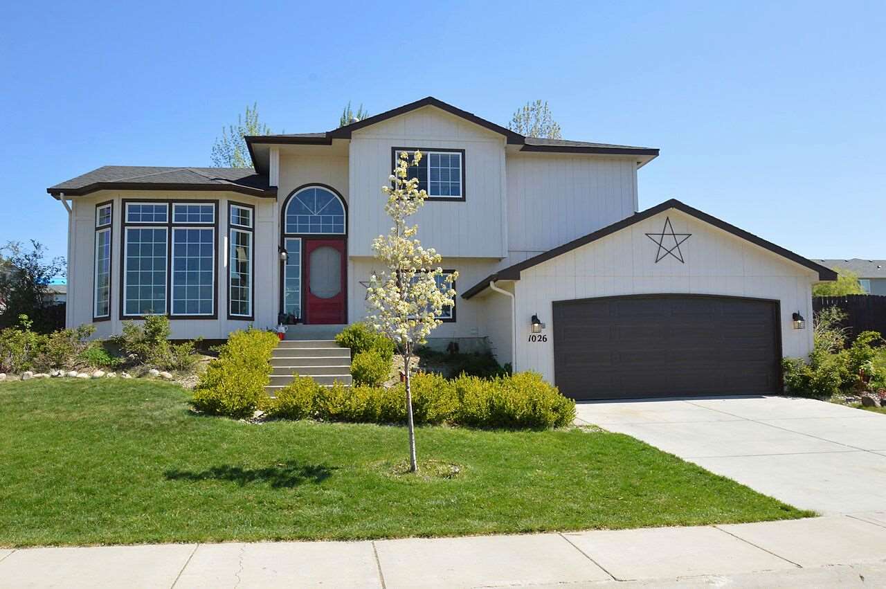 1026 North Fox Ridge Road Medical Lake, WA 99022 - Photo 1 of 19 Gallery Image 1