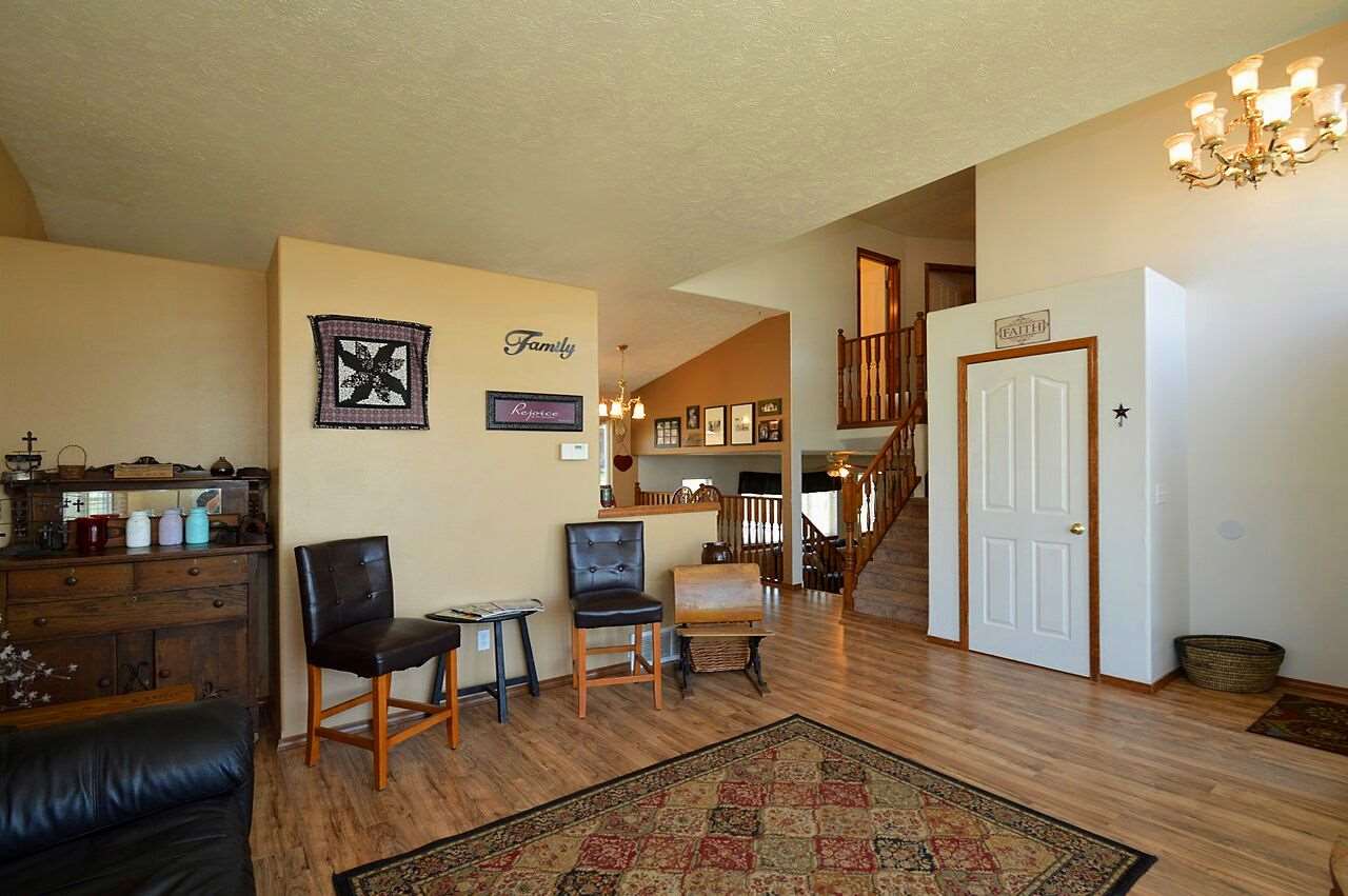 1026 North Fox Ridge Road Medical Lake, WA 99022 - Photo 4 of 19 Gallery Image 4