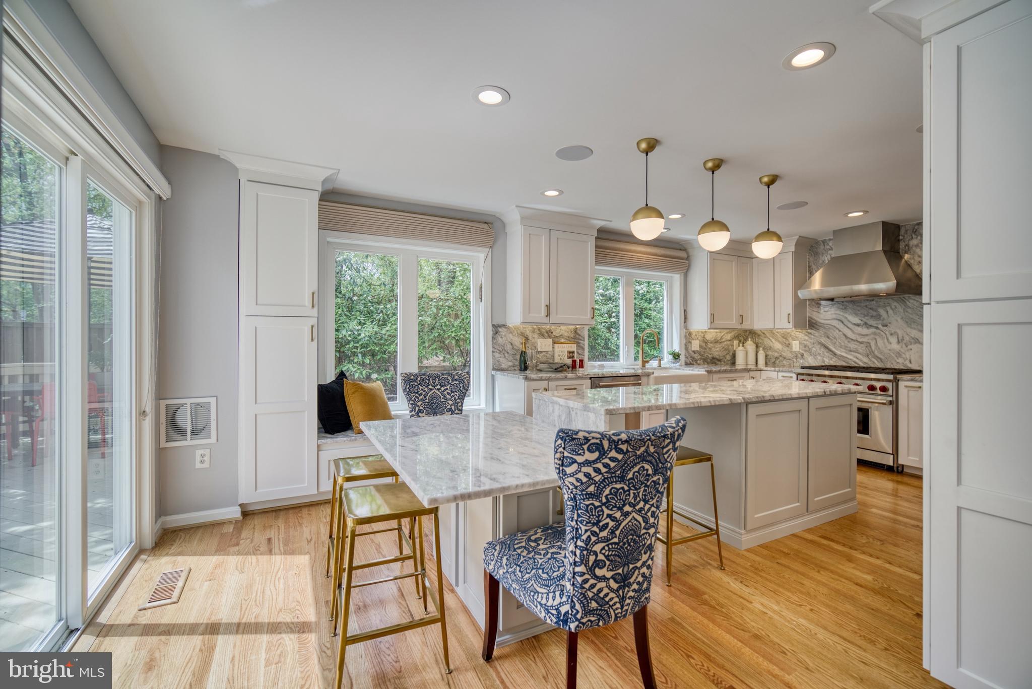 1314 Pavilion Club Way Reston, VA 20194 - Photo 11 of 38