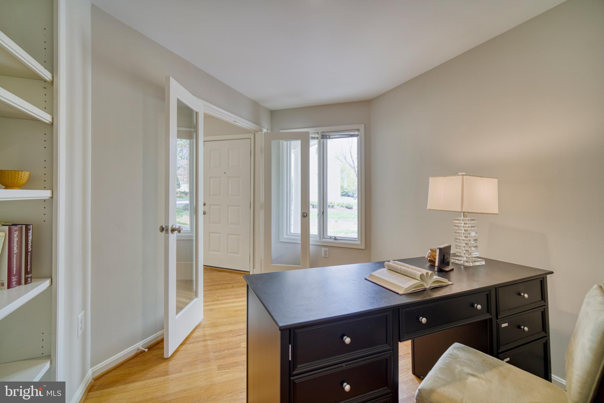 1314 Pavilion Club Way Reston, VA 20194 - Photo 15 of 38