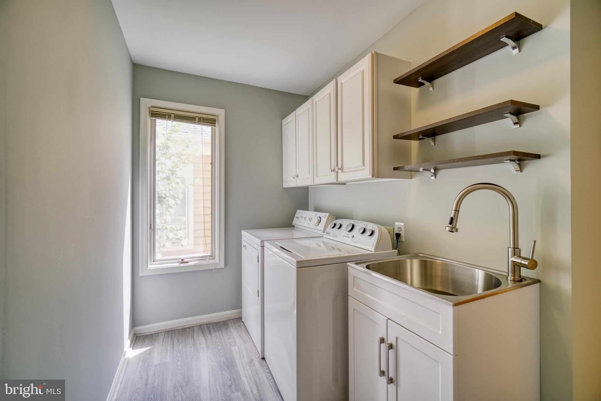 1314 Pavilion Club Way Reston, VA 20194 - Photo 17 of 38