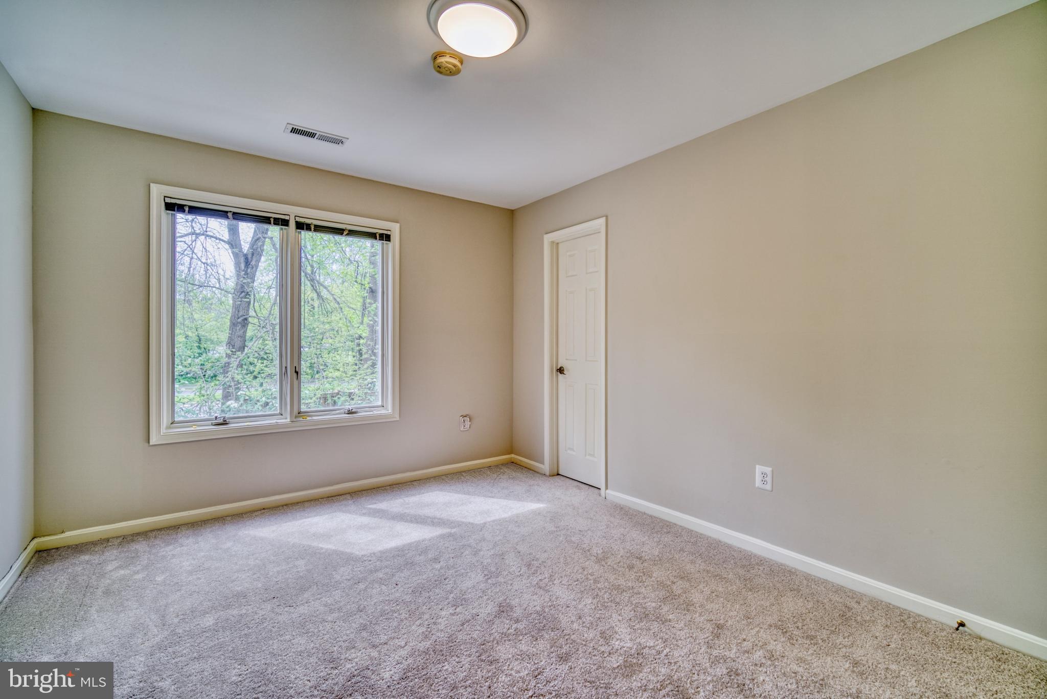 1314 Pavilion Club Way Reston, VA 20194 - Photo 26 of 38