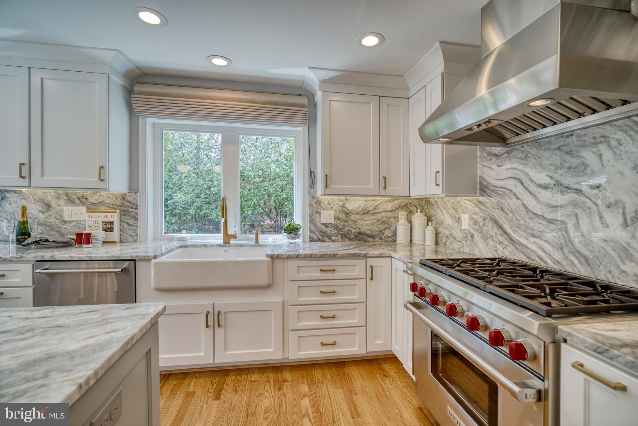 1314 Pavilion Club Way Reston, VA 20194 - Photo 9 of 38