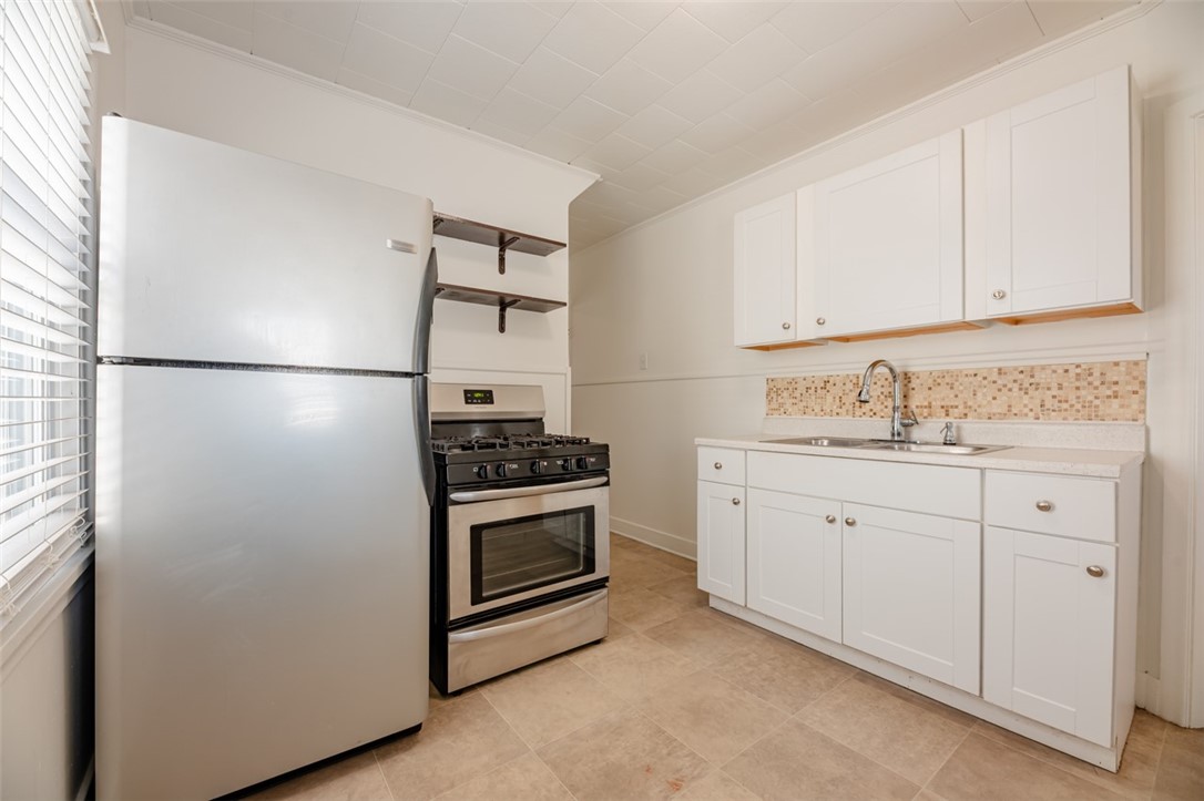 36 Spruce Avenue Rochester, NY 14611 - Photo 18 of 37