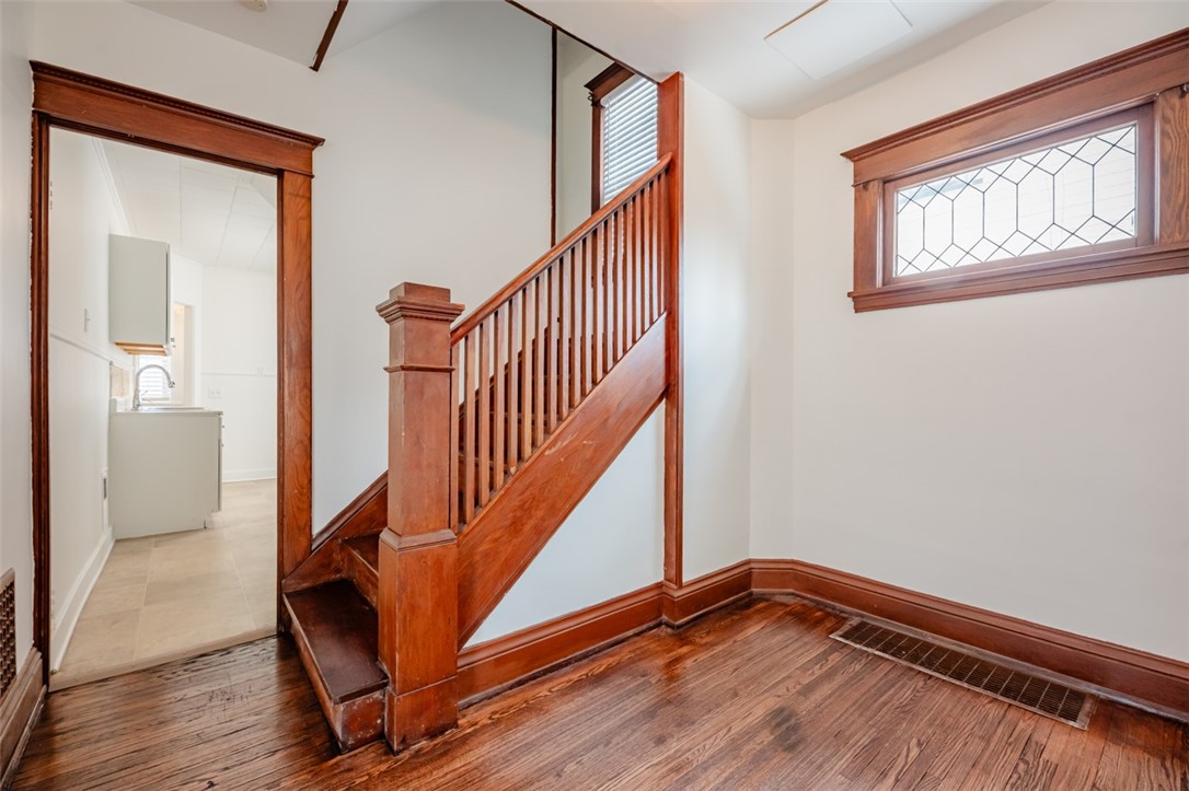 36 Spruce Avenue Rochester, NY 14611 - Photo 6 of 37