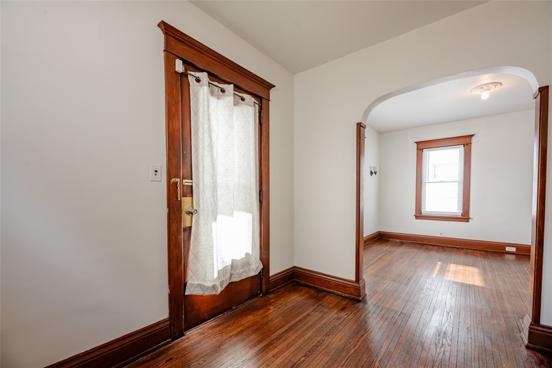 36 Spruce Avenue Rochester, NY 14611 - Photo 7 of 37