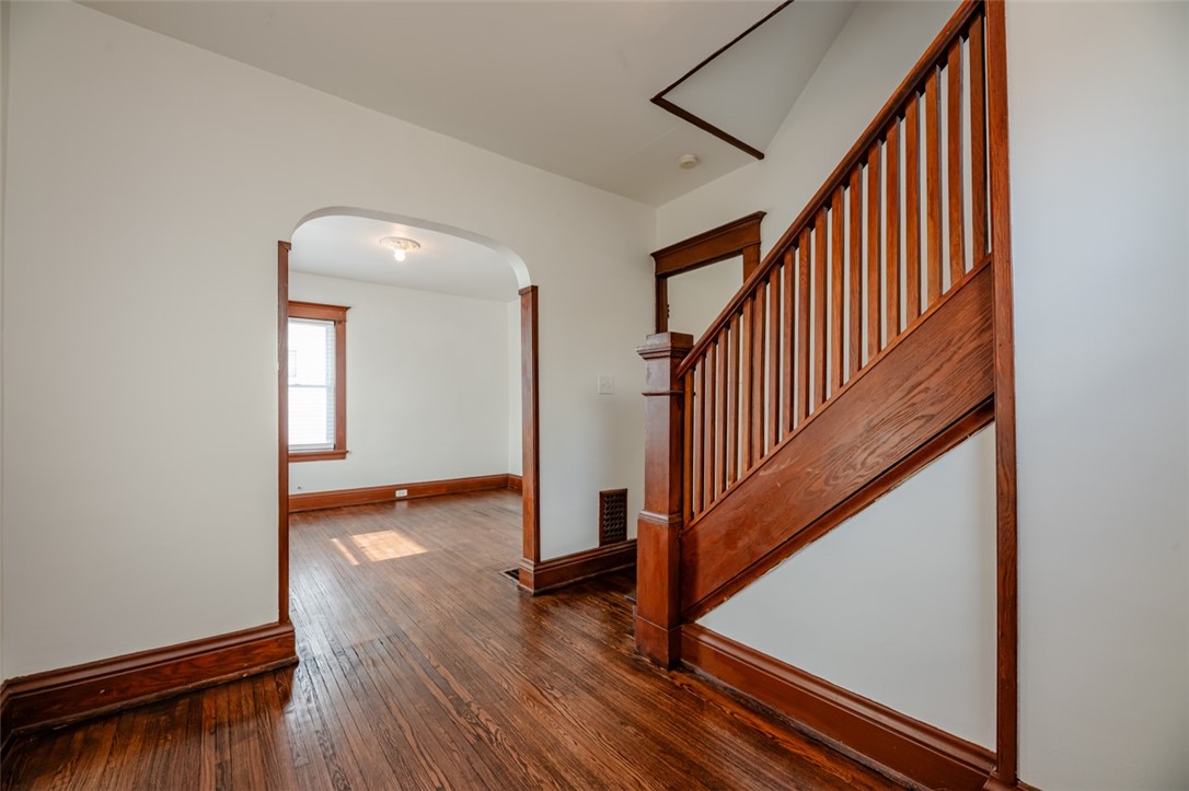 36 Spruce Avenue Rochester, NY 14611 - Photo 8 of 37